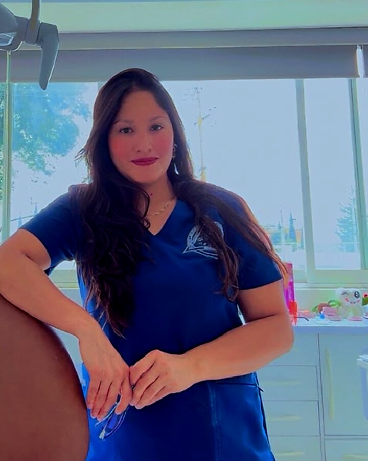 Dra. Brenda Valencia, ortodoncista en Puebla
